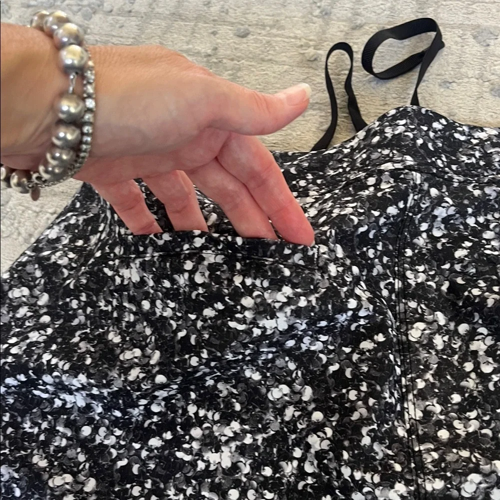 Lululemon Joggers Black and White Patterned Pants Dri fit material